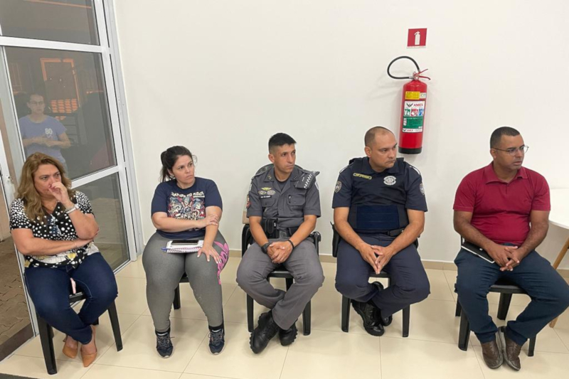 Visita contou com participação de ex-vereadora Drª Mayra Costa e de agentes de segurança