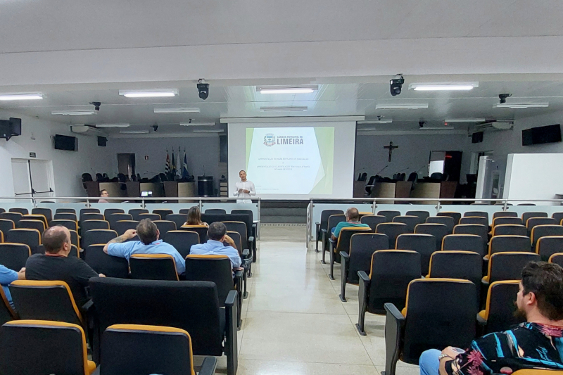 Brigadistas da Câmara de Limeira participam de curso sobre plano de emergência