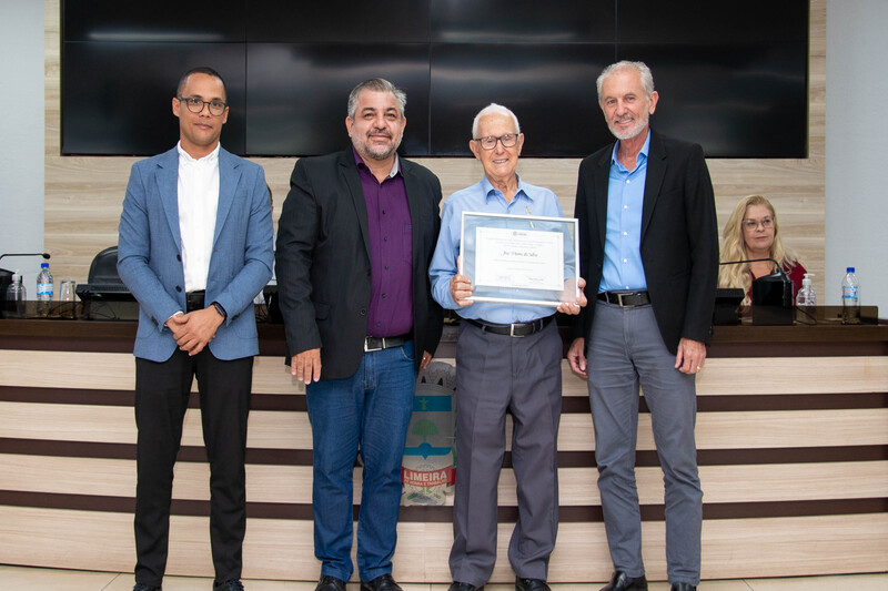 José Vieira da Silva recebe Título de Cidadão Limeirense