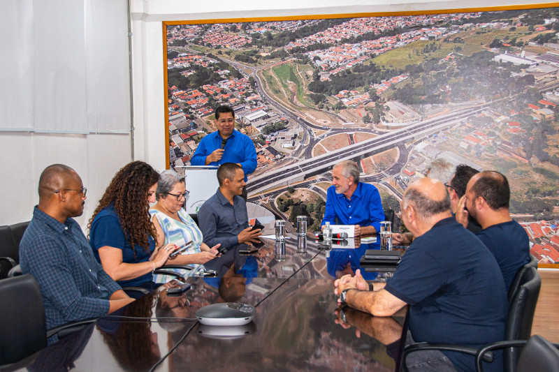 Presidente da Câmara prestigia lançamento de caminhadas da Ainda, Apae e Aril