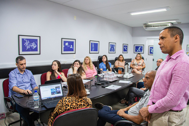 Comissão apresenta descritivo de reforma do prédio da Câmara à Mesa Diretora