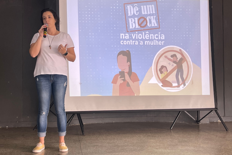 Mariana Calsa defende acesso à informação como ferramenta de combate à violência