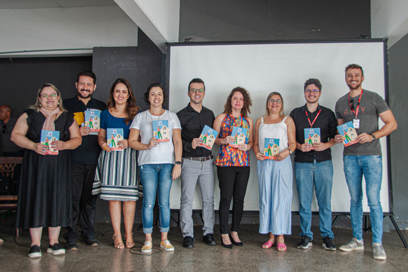 Equipe de servidores responsáveis por desenvolver a cartilha