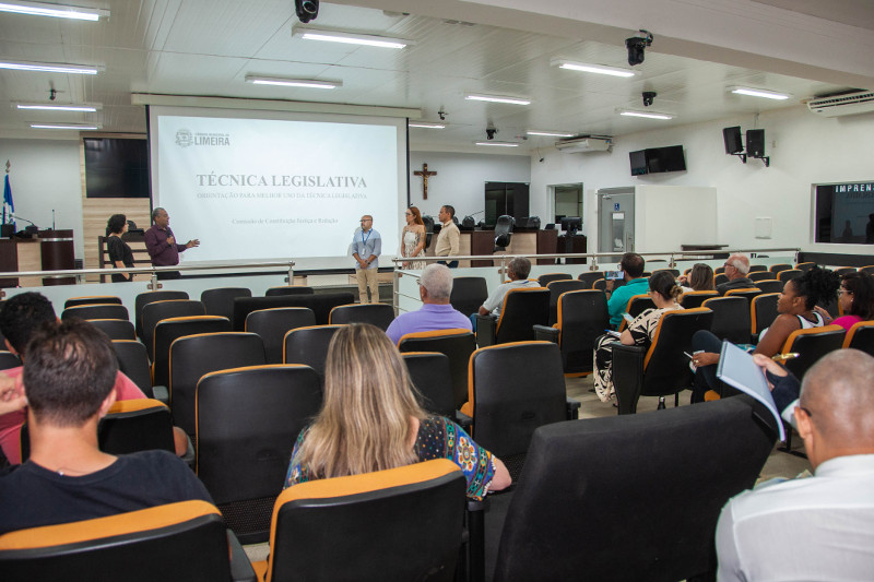 CCJR promove curso de reciclagem sobre técnica legislativa para assessores