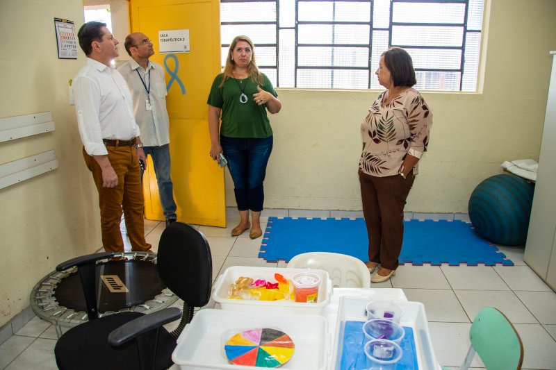 Coordenadora do Cema acompanhou visita dos vereadores à unidade