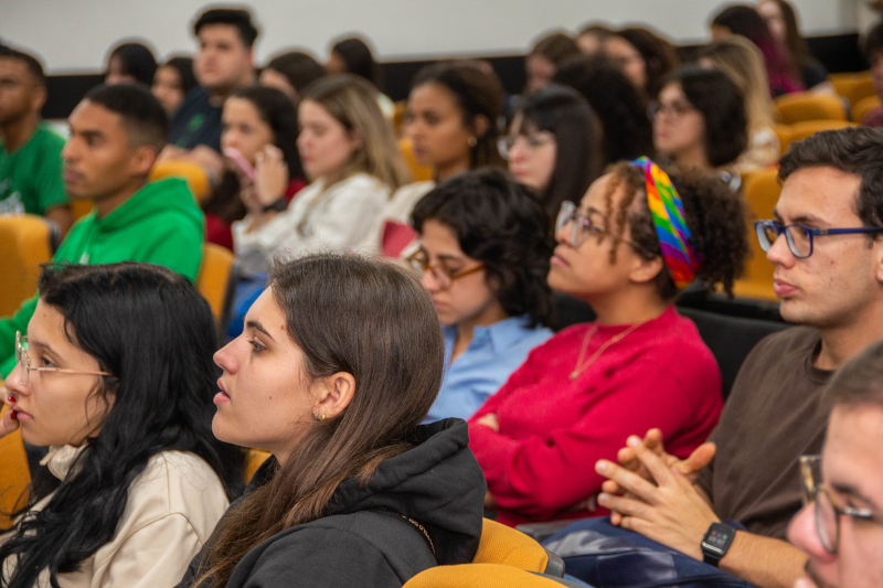 Alunos fazem parte do programa de Mentoria Universitária e do projeto Interação Pública