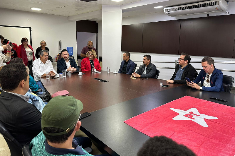 Vereadora Isabelly Carvalho recebe presidente estadual do PT em Limeira