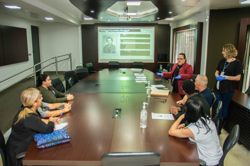 Alunos da escola Leontina Silva Busch participam de ação do projeto Pertenser