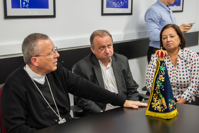 Câmara recebe bispo da Diocese de Limeira Dom José Roberto Fortes Palau