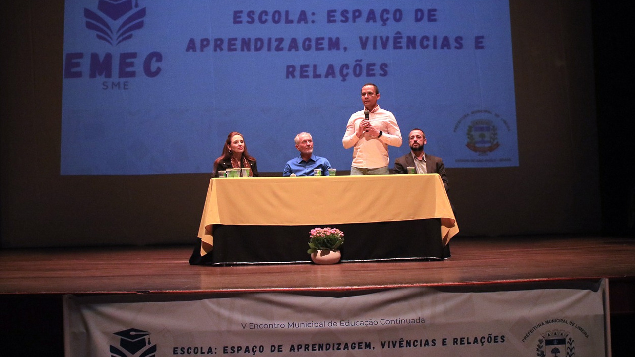 Presidente acompanha Encontro Municipal de Educação Continuada