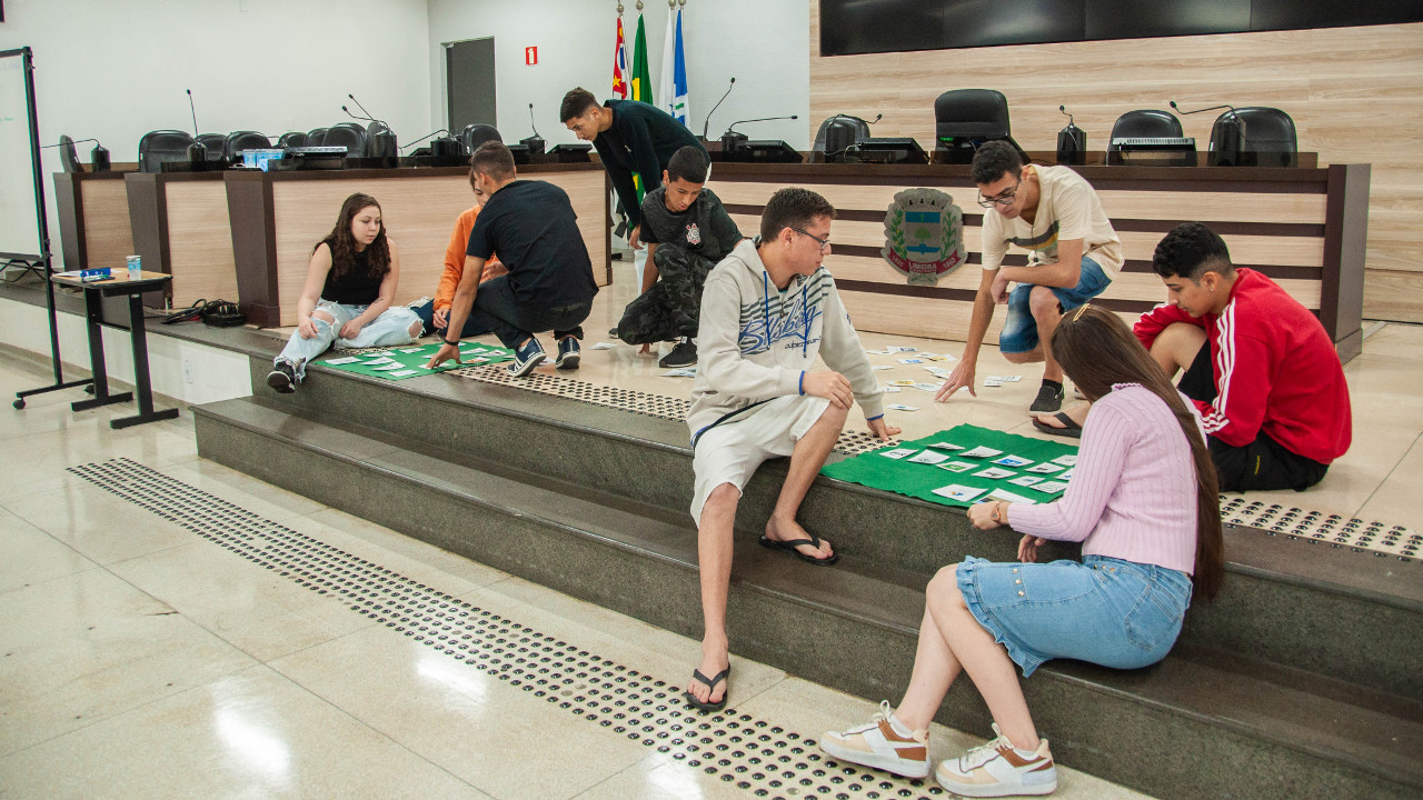 Aula inaugural do Parlamento Jovem é realizada na Câmara de Limeira