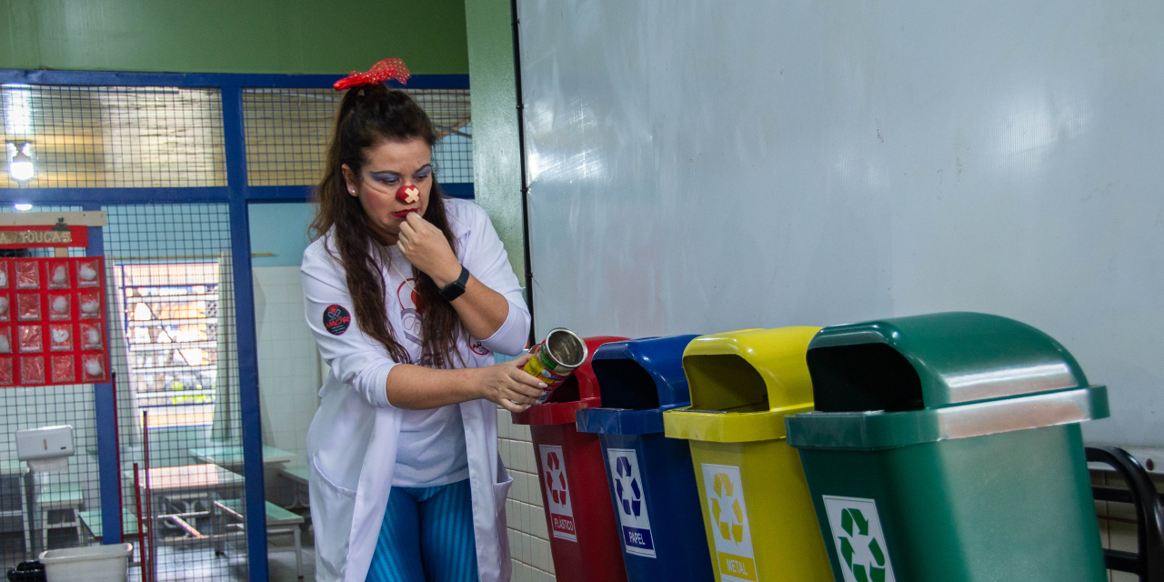 Escola Legislativa realiza atividade para 100 alunos sobre descarte seletivo