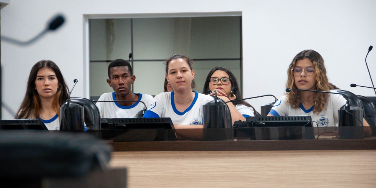 Visita guiada: Câmara recebe alunos da Escola Estadual Maria Inocêncio de Lima