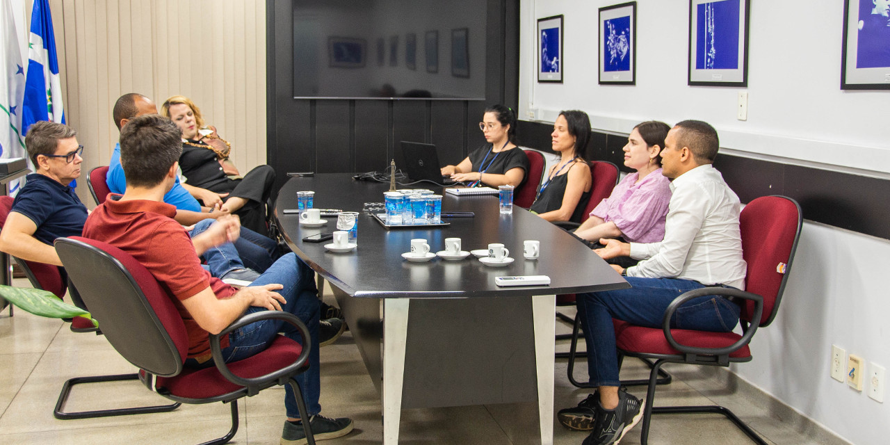 Mesa Diretora da Câmara se reúne com Observatório Social do Brasil