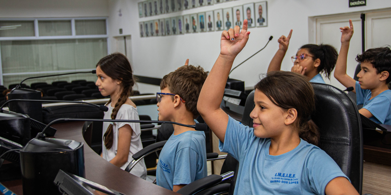 Câmara recebe visita dos alunos da escola municipal Ary Tenente Castro