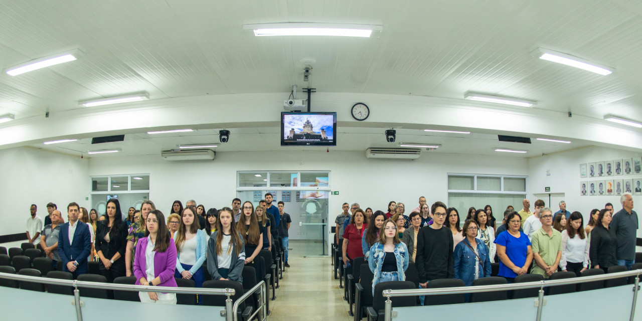 Alunos são premiados no Concurso de Redação Vinicius de Moraes