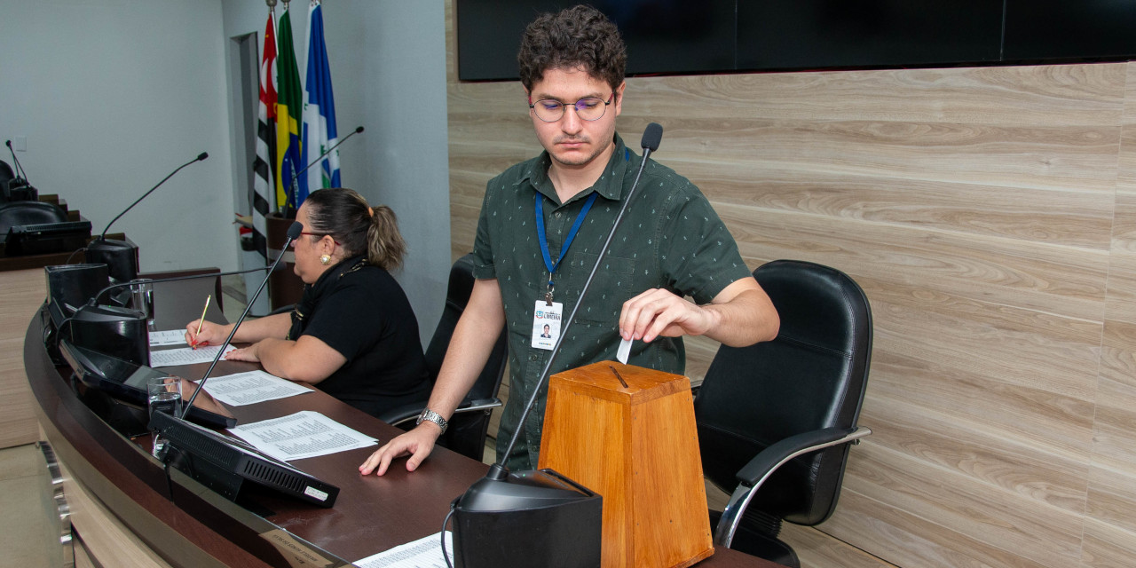 Câmara realiza sorteio dos padrinhos dos vereadores juniores