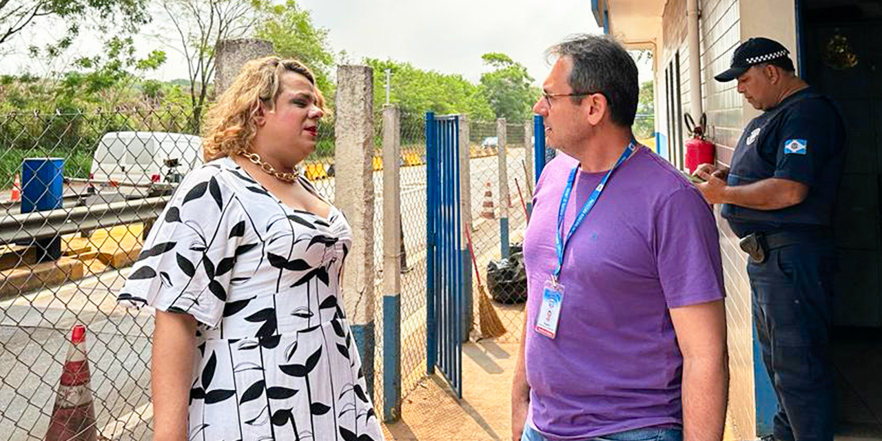 Isabelly Carvalho conversa com servidores municipais