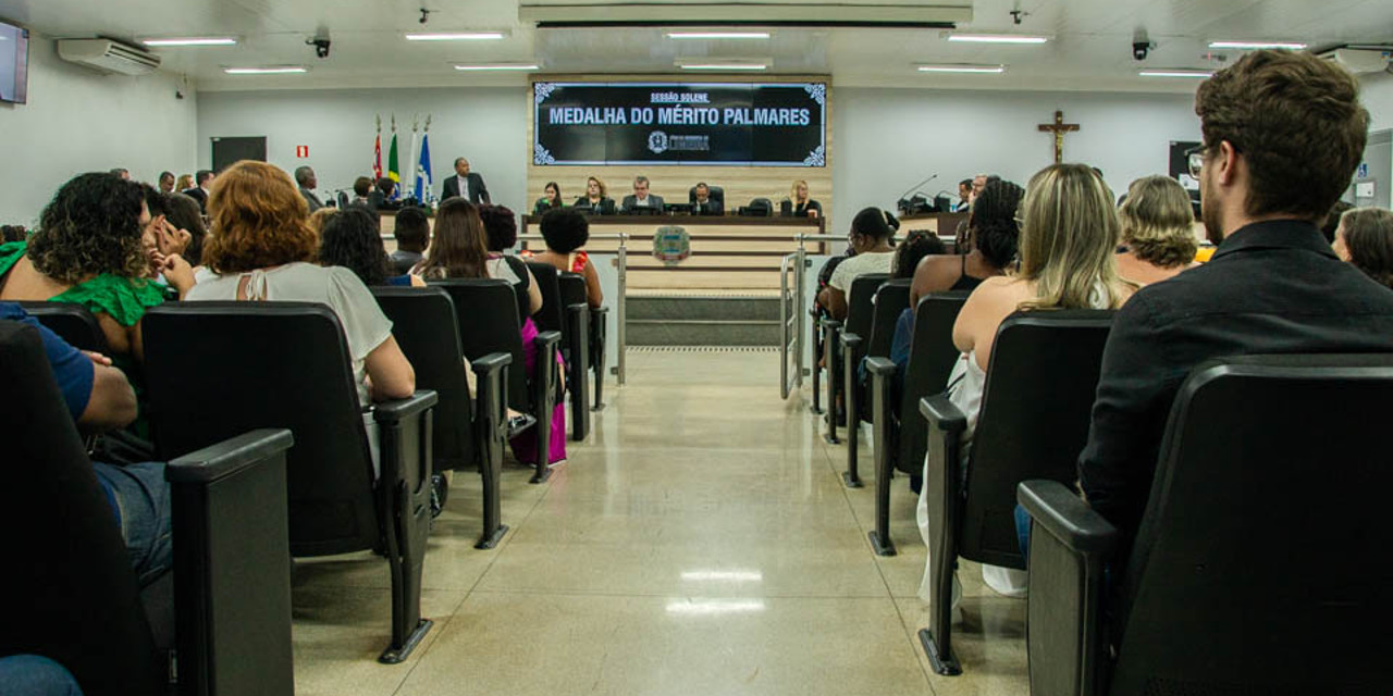 Sessão solene homenageia 21 personalidades com “Medalha do Mérito Palmares”