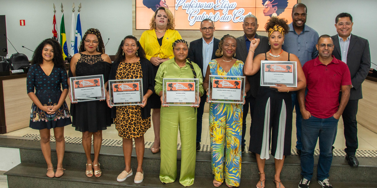 Sessão solene homenageia cinco personalidades com Diploma Professora Eliza Gabriel da Costa