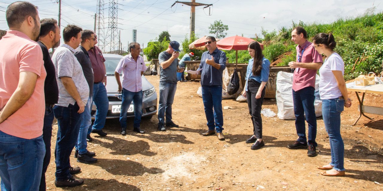 Comissão de Meio Ambiente fiscaliza local irregular de descarte de lixo nos Pires