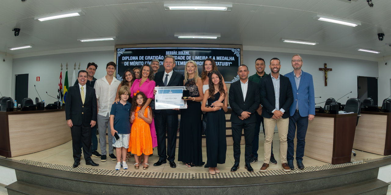 Camilo Ferrari Júnior recebeu homenagens em sessão solene