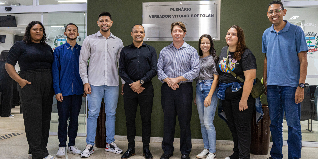 Capacitação de lideranças: grupo de jovens missionários de MG visita Câmara Municipal