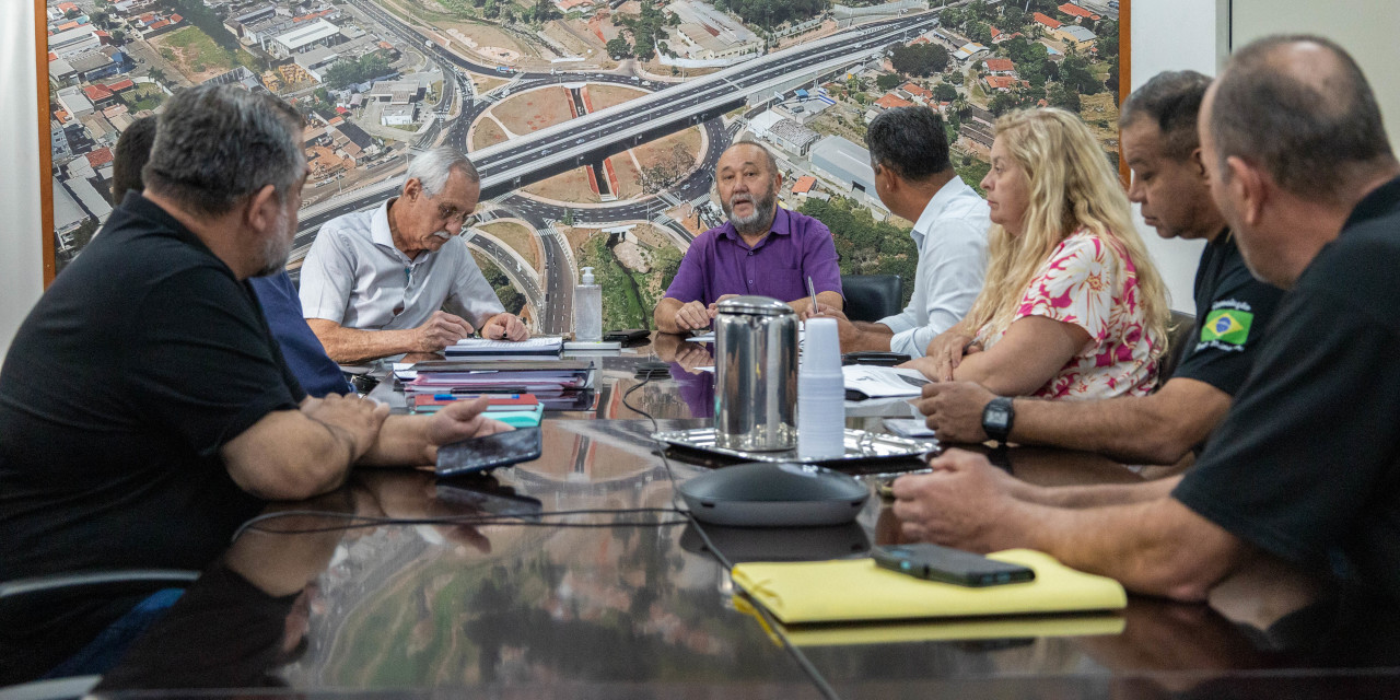 Em reunião na Prefeitura, Comissão de Obras e donos de chácaras buscam entendimento sobre desapropriação