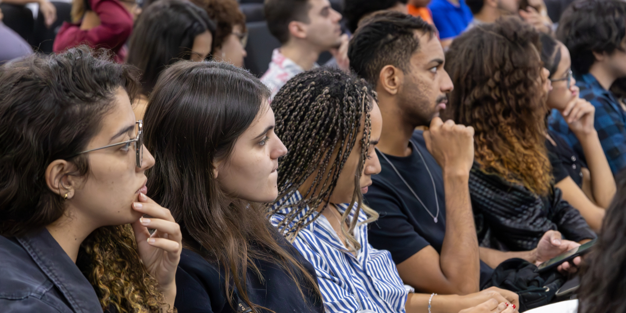 Ações começam com visita de alunos da Unicamp ao Legislativo