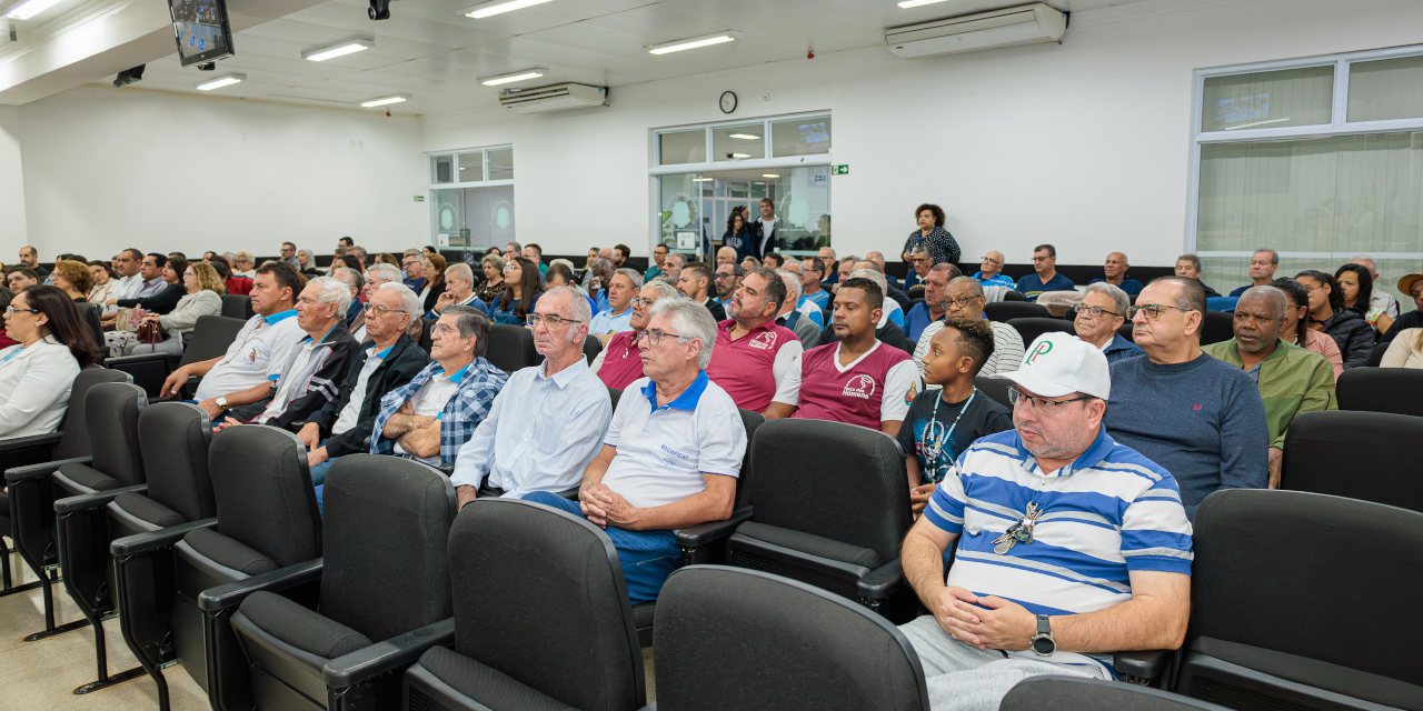 Grupo Terço dos Homens e Associação de Moradores Amigos do Jardim Aeroporto recebem homenagens