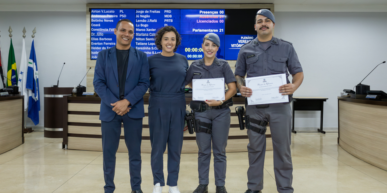 Vereadora Mariana Calsa homenageia PMs com moção de aplausos