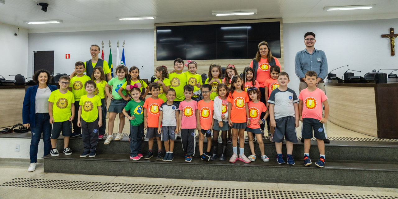 Atividade de educação política é promovida pela Escola Legislativa Paulo Freire