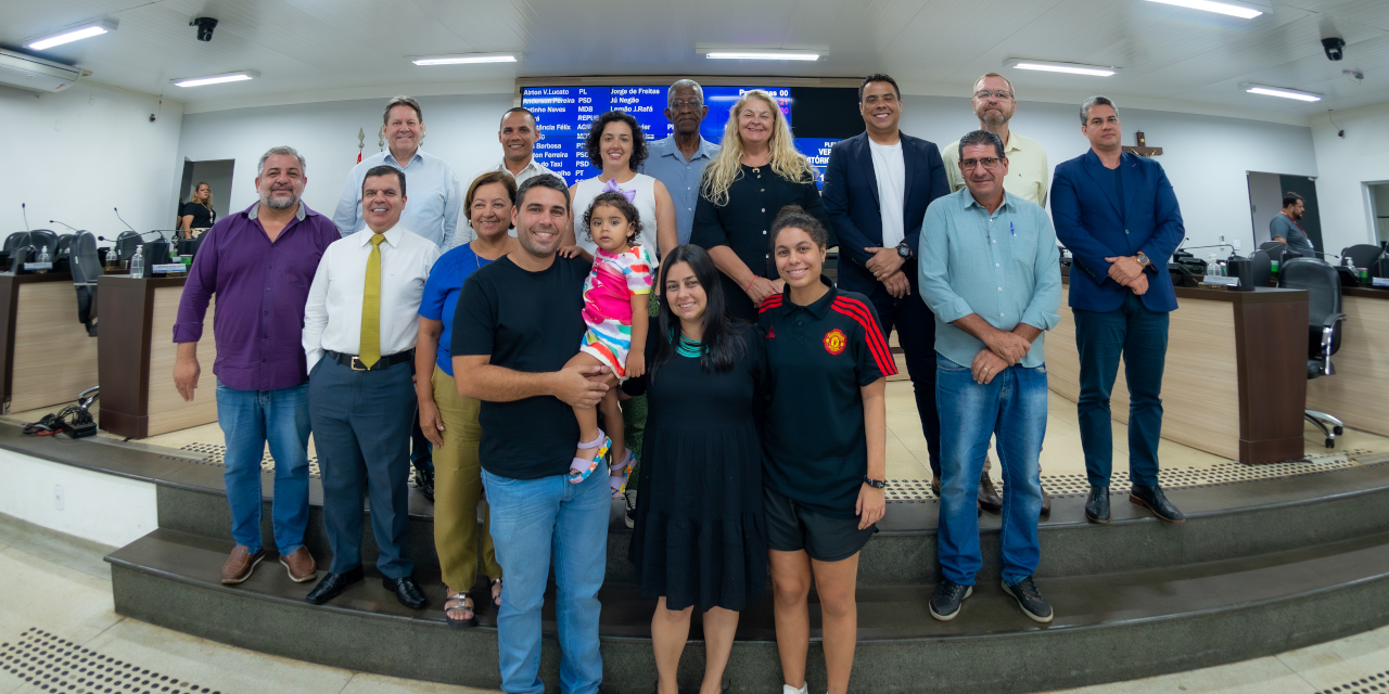 Tricampeão brasileiro de tênis de mesa é homenageado pela Câmara