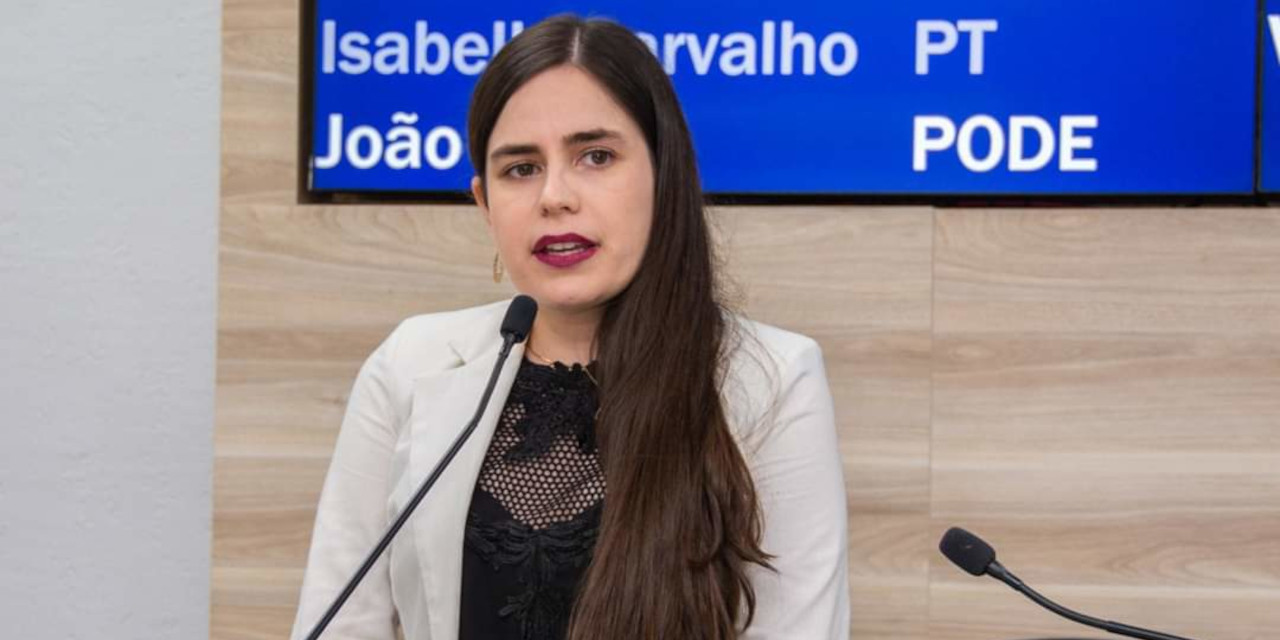 Vereadora Tatiane Lopes protocola requerimento de fiscalização sobre soltura de fogos com estampido