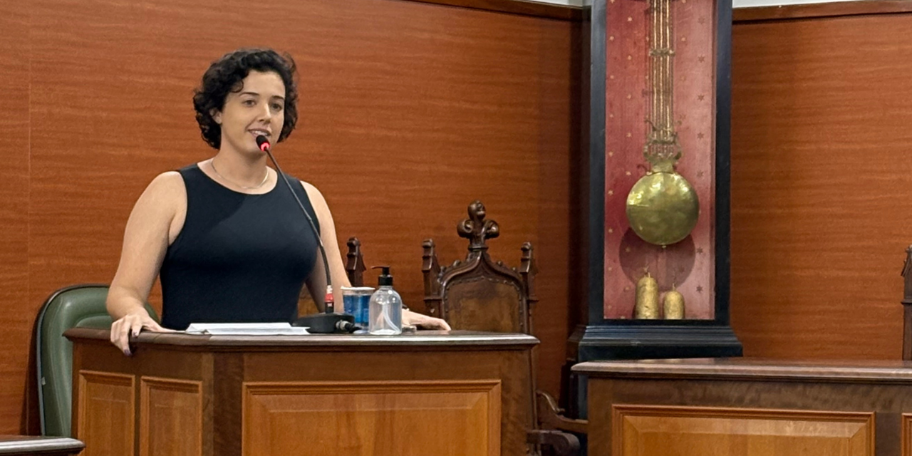 Vereadora Mariana Calsa ministra palestra em Mococa sobre o direito ao voto feminino