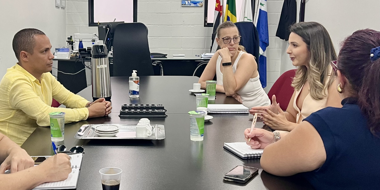 Presidente da Câmara discute ações de apoio a professores na educação especial